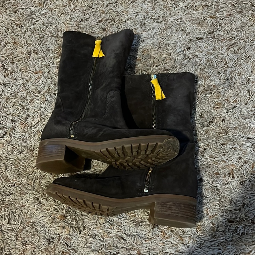 Cute boots!!